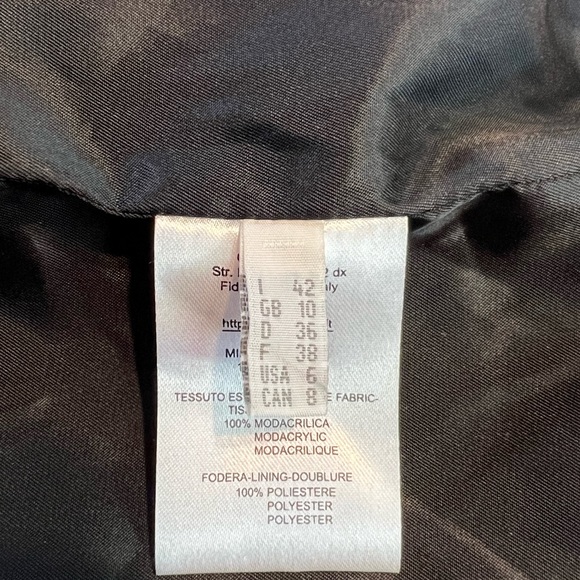 Pinko shrug black, faux fur size 6 preowned - Picture 6 of 7